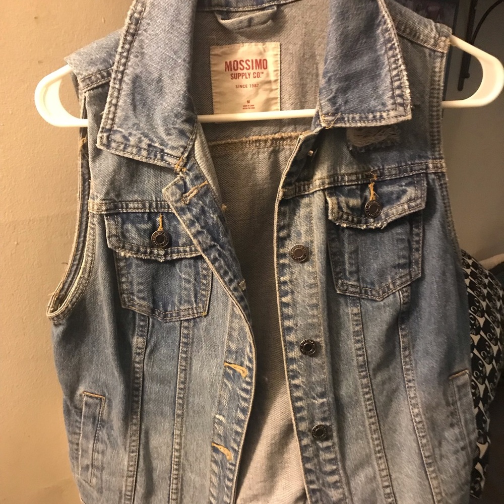 Short women’s vest